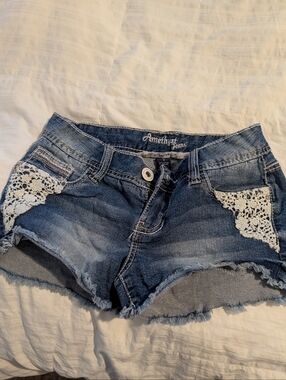 Amethyst Jeans Women’s Blue Denim Lace-Trim Shorts
